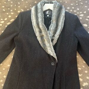 Dream Coat perfect fit size 4 made for a queen.